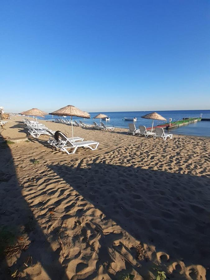 Deniz Hotel Kumburgaz บูยูกเชกเมเช ภายนอก รูปภาพ