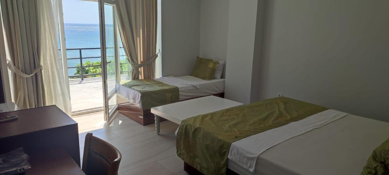 Deniz Hotel Kumburgaz บูยูกเชกเมเช ภายนอก รูปภาพ