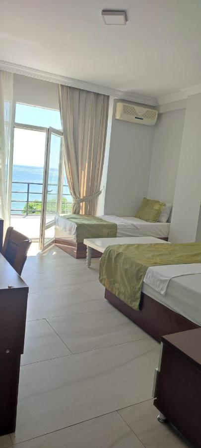 Deniz Hotel Kumburgaz บูยูกเชกเมเช ภายนอก รูปภาพ