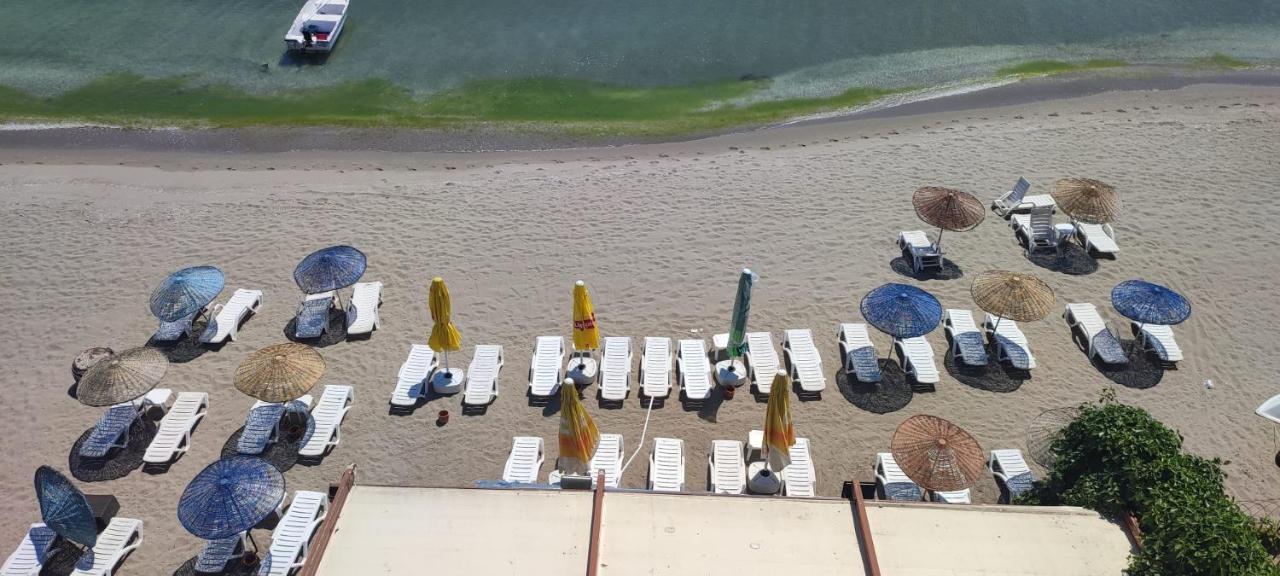 Deniz Hotel Kumburgaz บูยูกเชกเมเช ภายนอก รูปภาพ