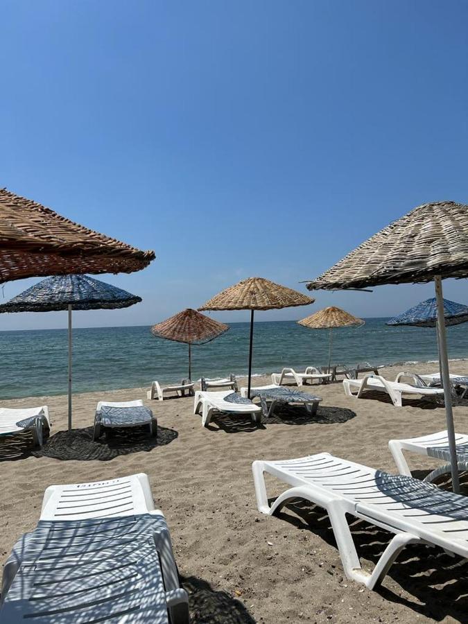 Deniz Hotel Kumburgaz บูยูกเชกเมเช ภายนอก รูปภาพ
