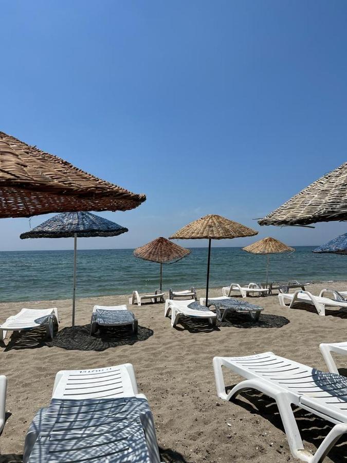 Deniz Hotel Kumburgaz บูยูกเชกเมเช ภายนอก รูปภาพ
