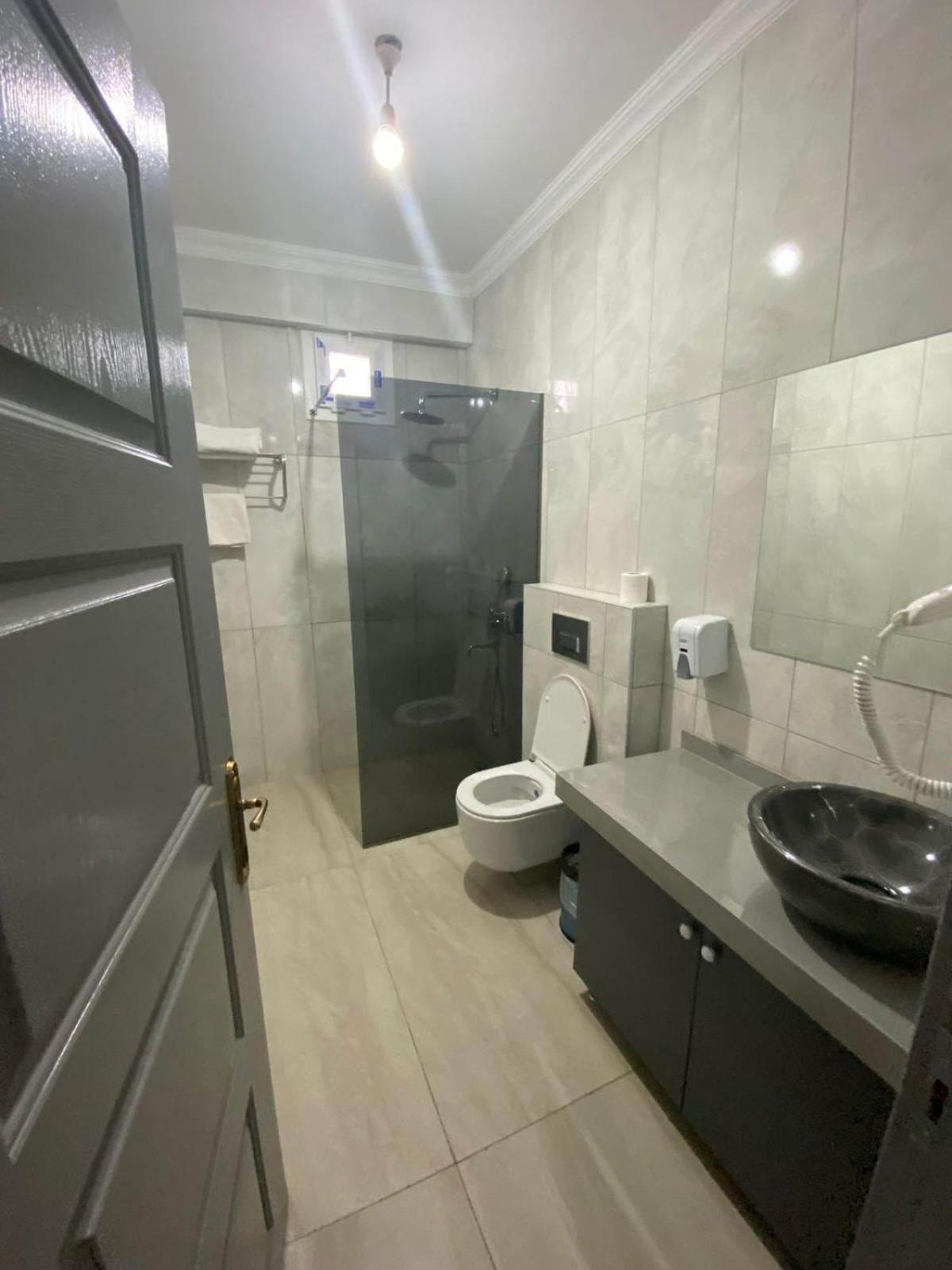 Deniz Hotel Kumburgaz บูยูกเชกเมเช ภายนอก รูปภาพ