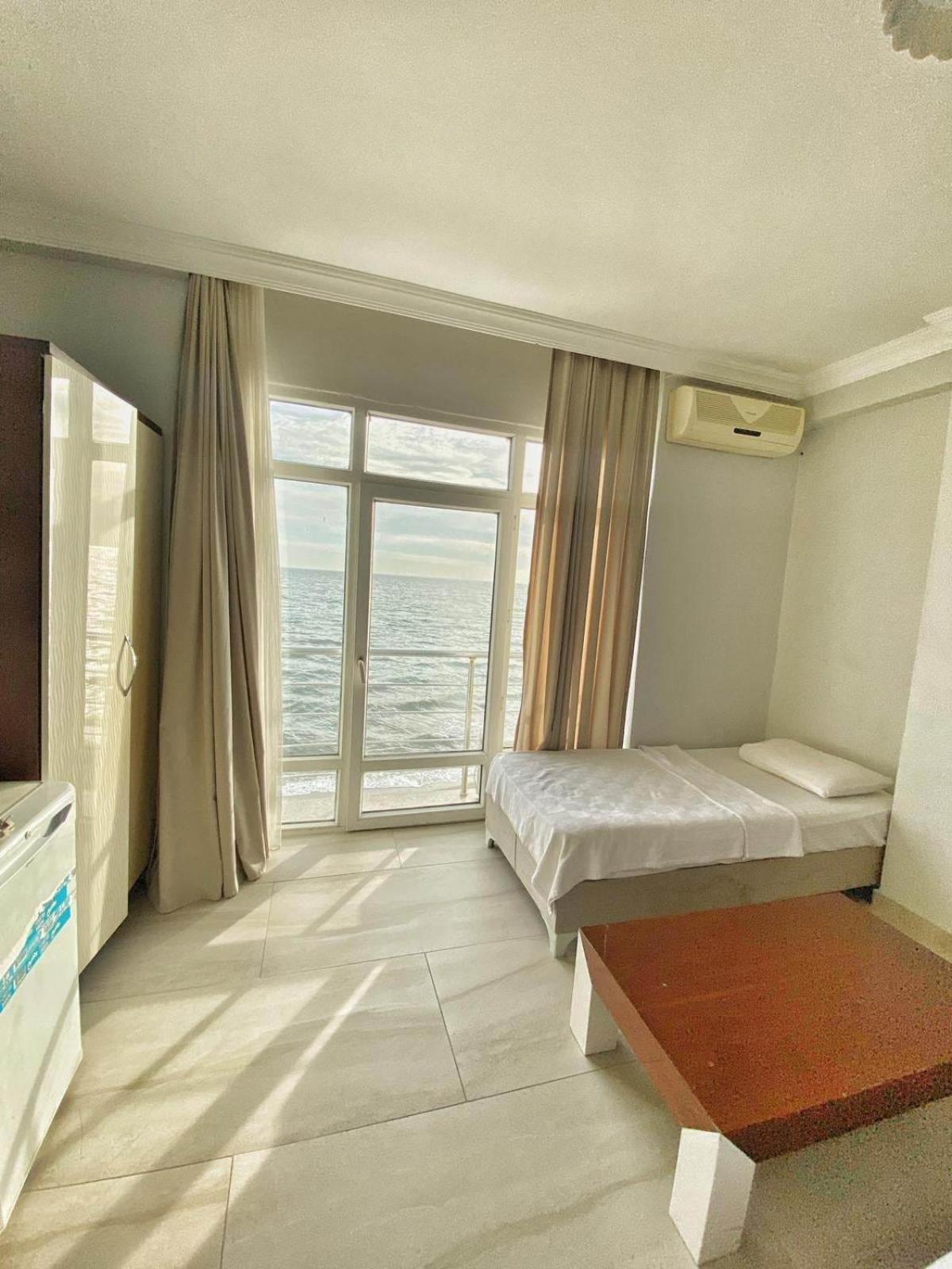Deniz Hotel Kumburgaz บูยูกเชกเมเช ภายนอก รูปภาพ